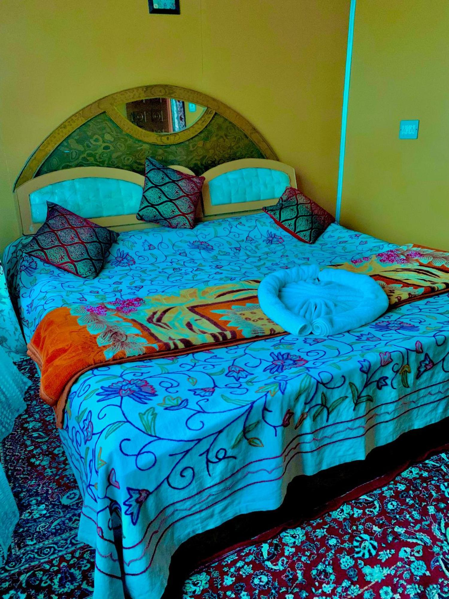 Hotel Farooq Biloo Palace Srīnagar Exterior foto