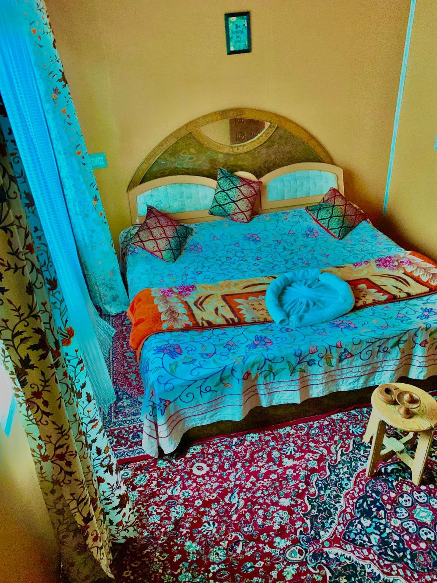 Hotel Farooq Biloo Palace Srīnagar Exterior foto