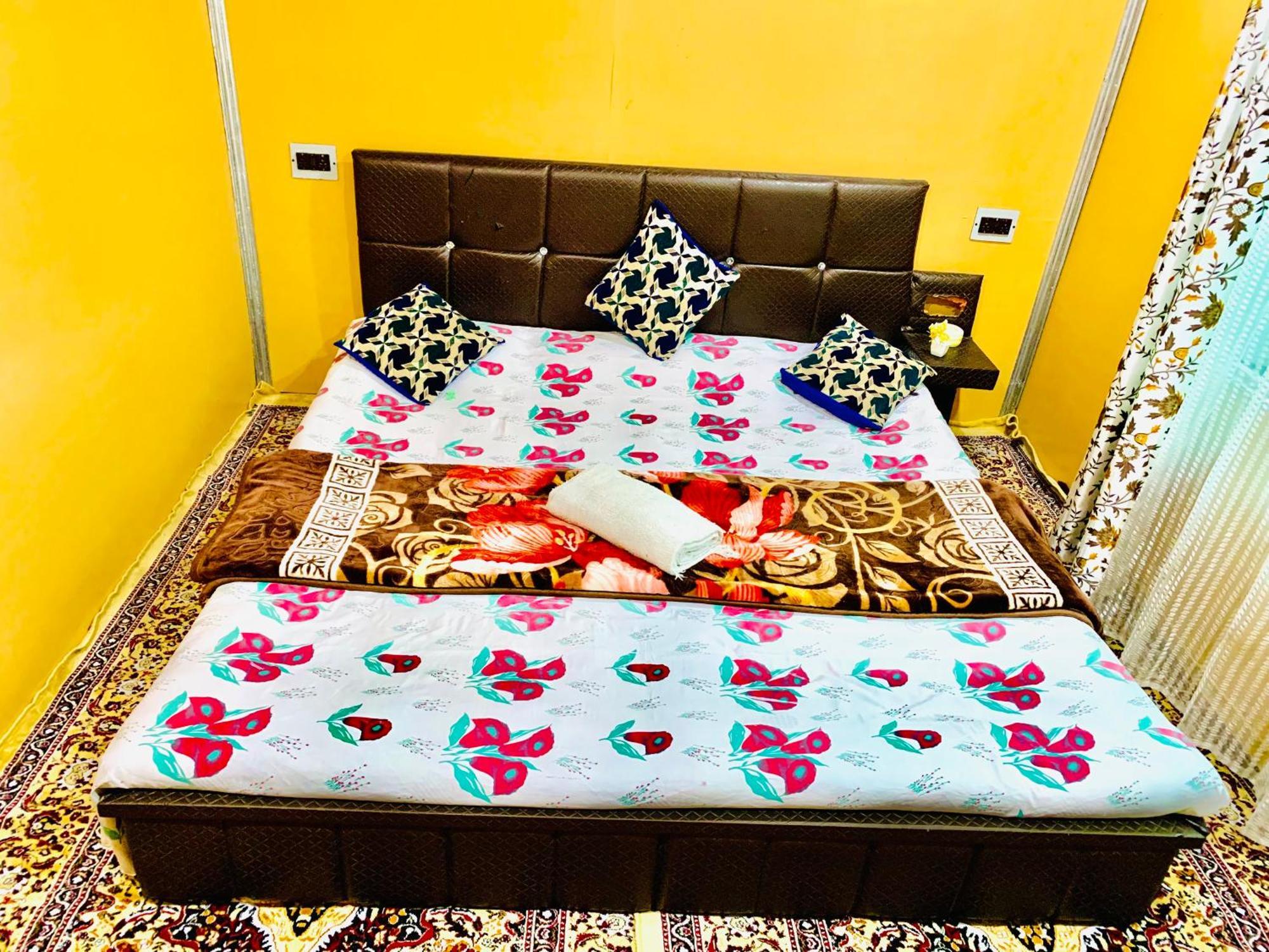 Hotel Farooq Biloo Palace Srīnagar Exterior foto